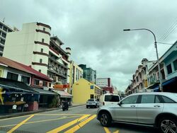 Sims Avenue (D14), Retail #544545951